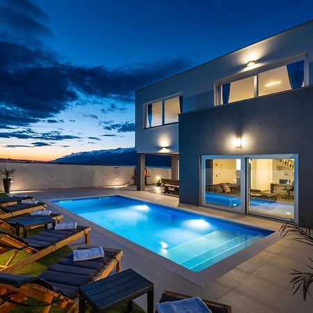 Luxury Villa Noemi Razanac Bagian luar foto
