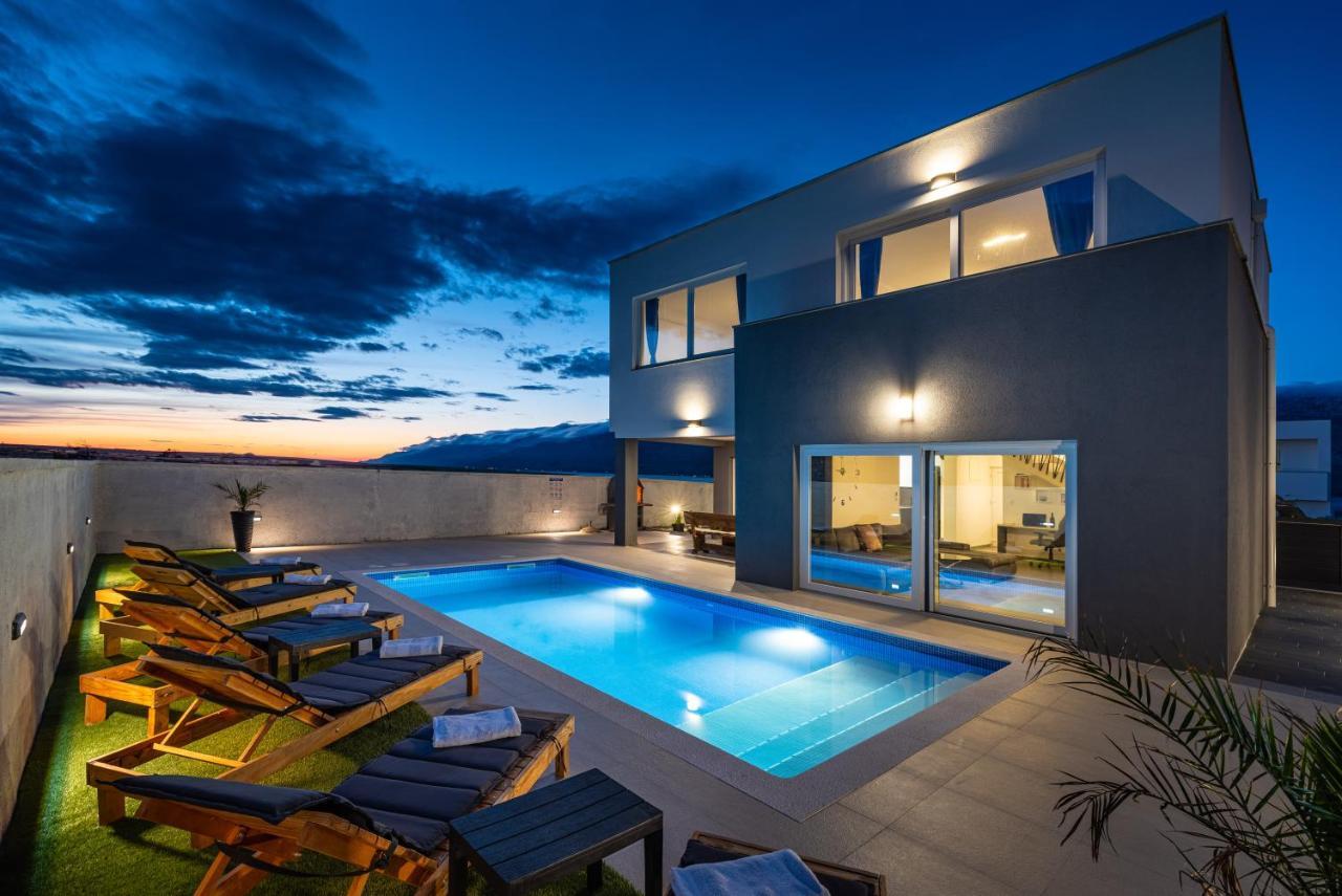 Luxury Villa Noemi Razanac Bagian luar foto
