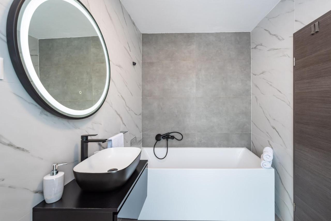 Luxury Villa Noemi Razanac Bagian luar foto