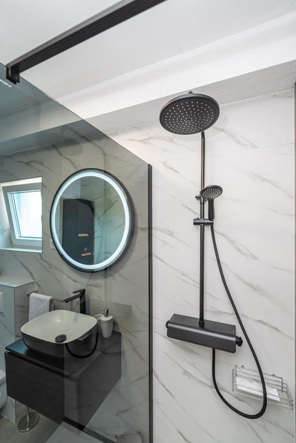 Luxury Villa Noemi Razanac Bagian luar foto