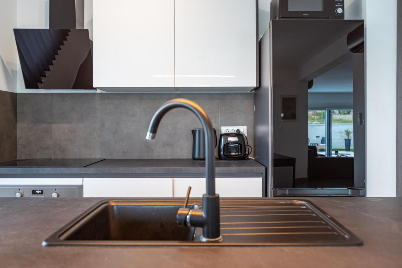 Luxury Villa Noemi Razanac Bagian luar foto