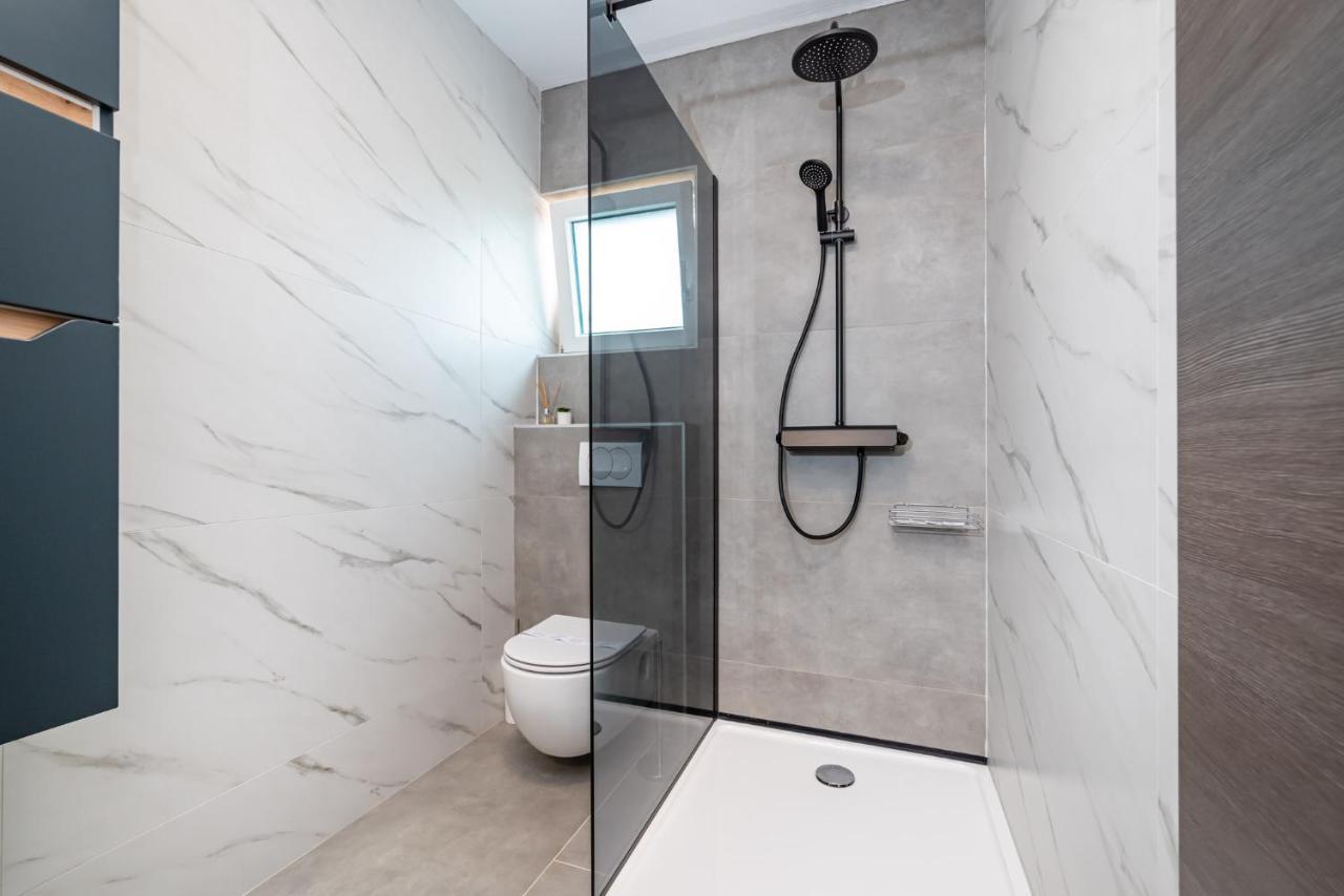 Luxury Villa Noemi Razanac Bagian luar foto