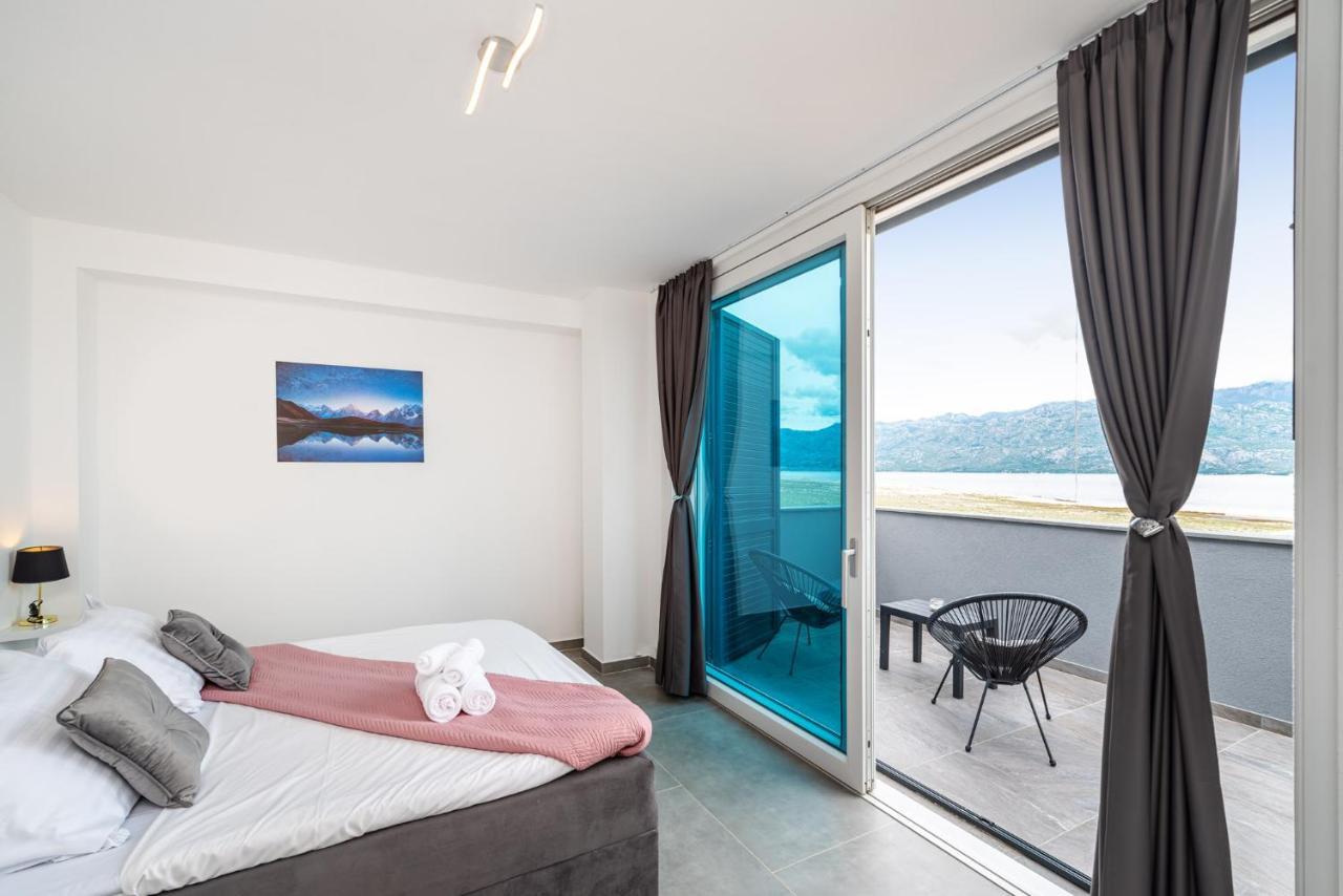Luxury Villa Noemi Razanac Bagian luar foto