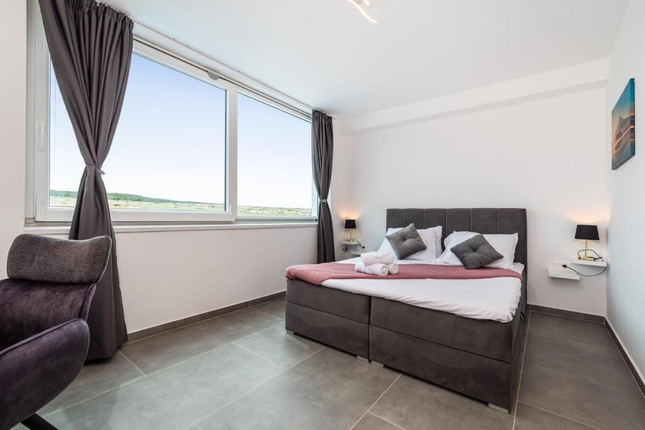 Luxury Villa Noemi Razanac Bagian luar foto
