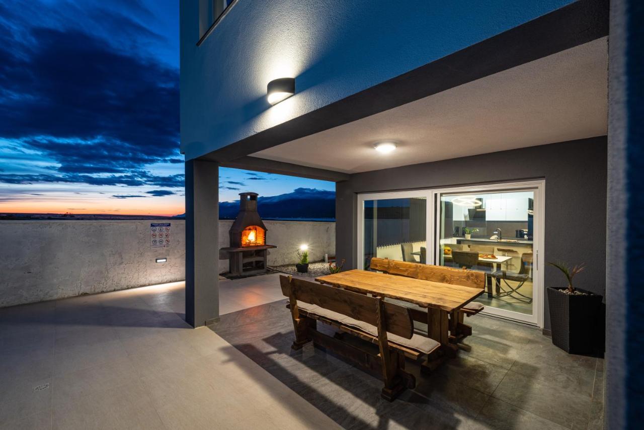 Luxury Villa Noemi Razanac Bagian luar foto
