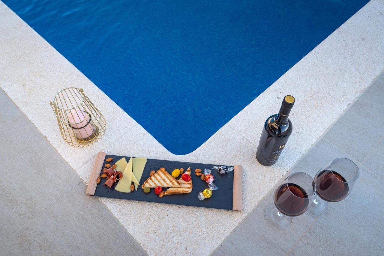 Luxury Villa Noemi Razanac Bagian luar foto