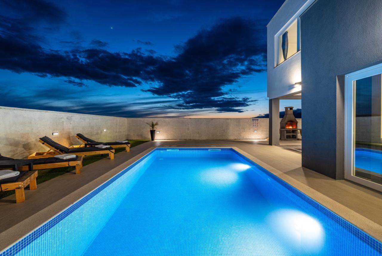 Luxury Villa Noemi Razanac Bagian luar foto